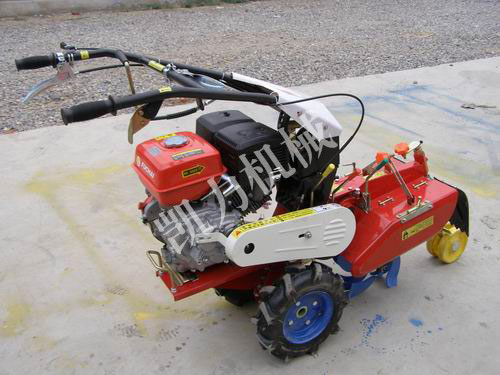 多功能開溝培土機(jī)