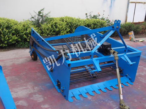 新型土豆收獲機(jī)